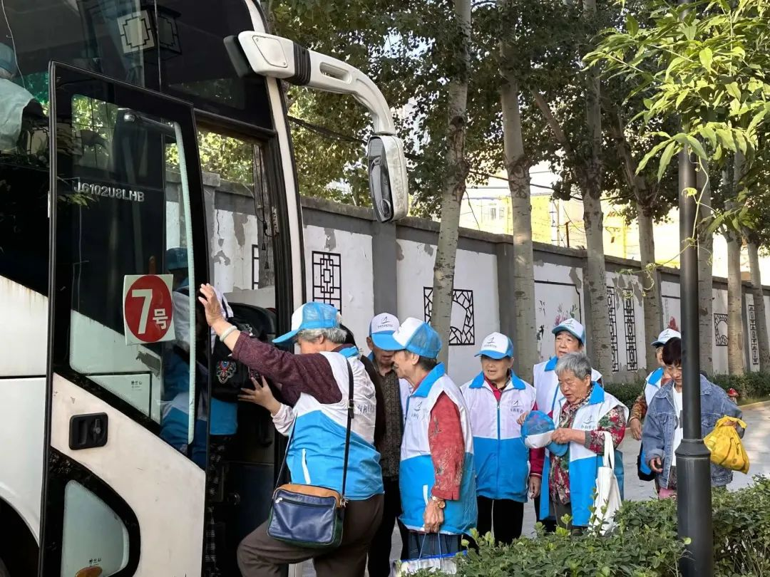 方舟養老的文娛生(shēng)活——森(sēn)林公園秋日遊